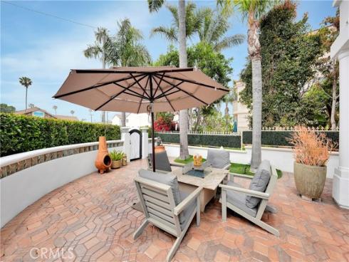 302 Huntington Street, Huntington Beach, CA