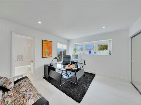 302 Huntington Street, Huntington Beach, CA