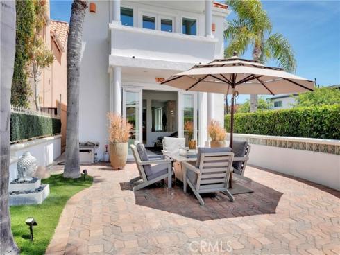 302 Huntington Street, Huntington Beach, CA