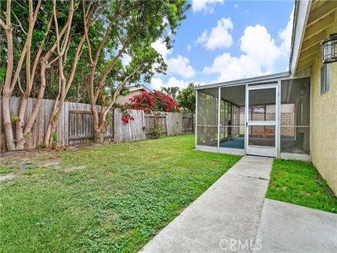 20672 Chaucer Lane, Huntington Beach, CA