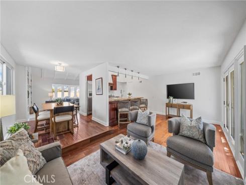 9432 Waterfront Dr , Huntington Beach, CA