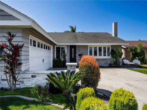 9432 Waterfront Dr , Huntington Beach, CA