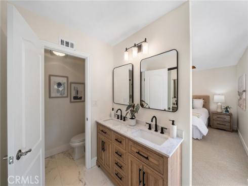 9432 Waterfront Dr , Huntington Beach, CA