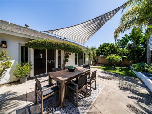 9432 Waterfront Dr , Huntington Beach, CA