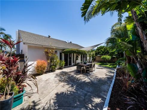 9432 Waterfront Dr , Huntington Beach, CA