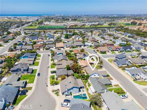 9432 Waterfront Dr , Huntington Beach, CA