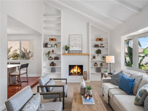 9432 Waterfront Dr , Huntington Beach, CA