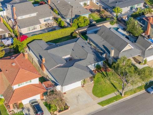 15752  Wicklow   Lane, Huntington Beach, CA