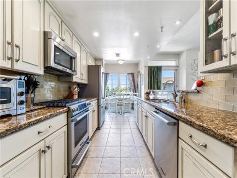 4591 Warner 105 Avenue, Huntington Beach, CA