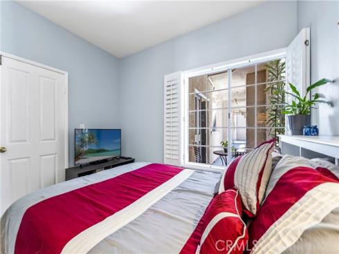 4591 Warner 105 Avenue, Huntington Beach, CA