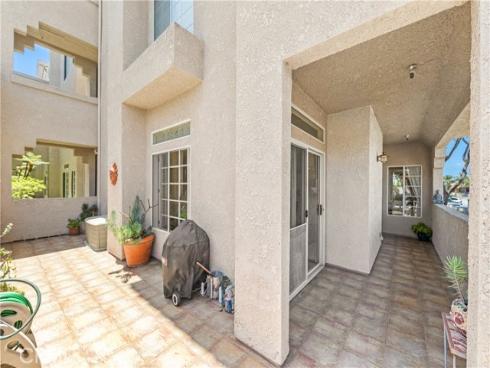 4591 Warner 105 Avenue, Huntington Beach, CA