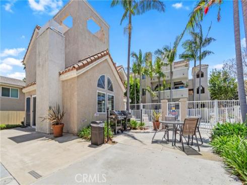 4591 Warner 105 Avenue, Huntington Beach, CA