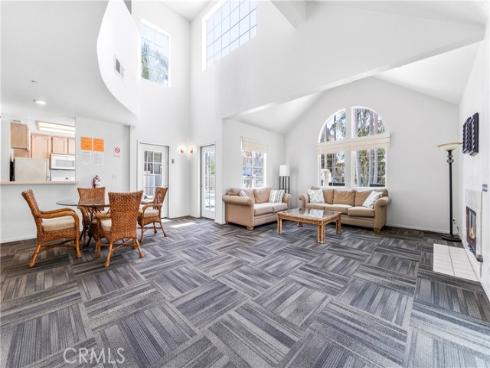 4591 Warner 105 Avenue, Huntington Beach, CA