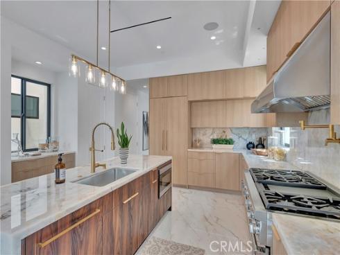 518 8th Street , Huntington Beach, CA