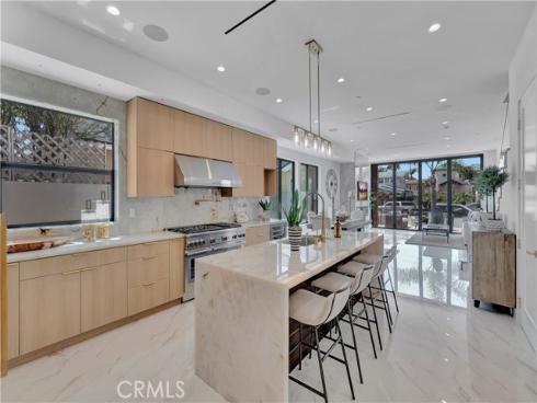 518 8th Street , Huntington Beach, CA