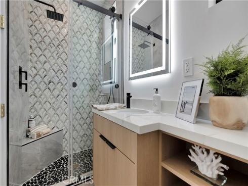 518 8th Street , Huntington Beach, CA