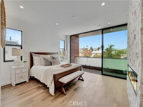 518 8th Street , Huntington Beach, CA