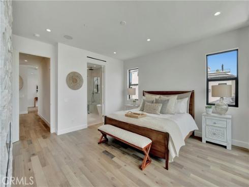 518 8th Street , Huntington Beach, CA