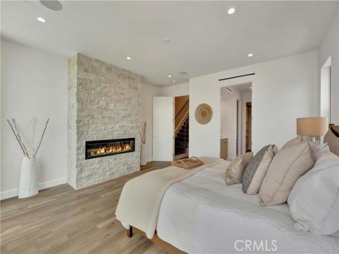 518 8th Street , Huntington Beach, CA