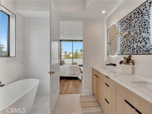 518 8th Street , Huntington Beach, CA