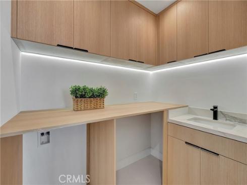 518 8th Street , Huntington Beach, CA