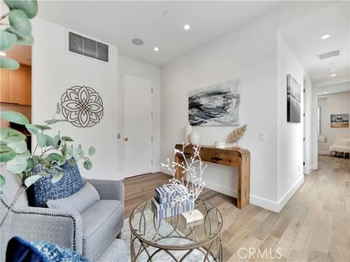 518 8th Street , Huntington Beach, CA