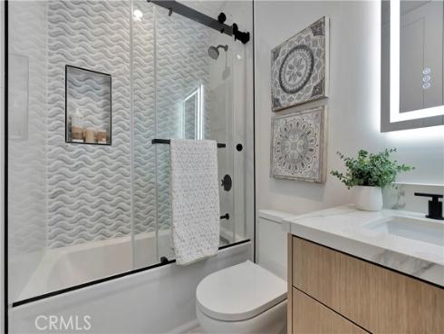 518 8th Street , Huntington Beach, CA