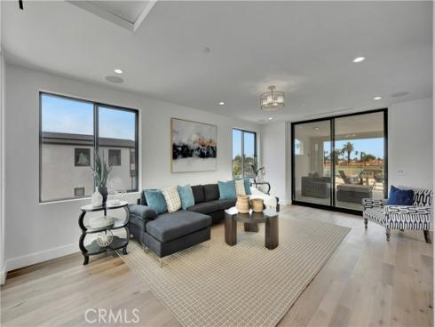 518 8th Street , Huntington Beach, CA