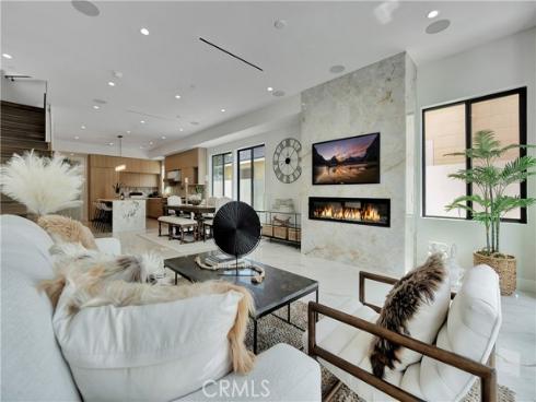 518 8th Street , Huntington Beach, CA