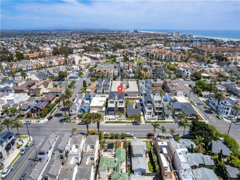 518 8th Street , Huntington Beach, CA
