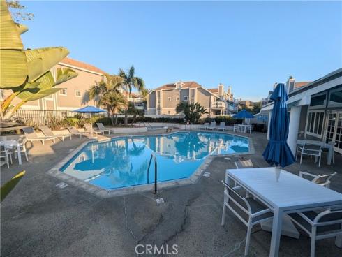 4682 Warner B102 Avenue, Huntington Beach, CA