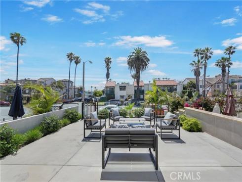 125 8th Street, Huntington Beach, CA