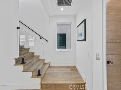 125 8th Street, Huntington Beach, CA