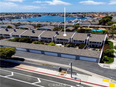 16422 Harbour 17 Lane, Huntington Beach, CA