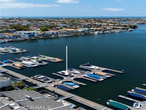 16422 Harbour 17 Lane, Huntington Beach, CA