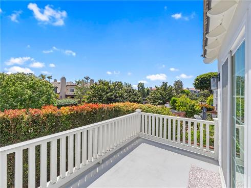19365 Woodlands Drive, Huntington Beach, CA