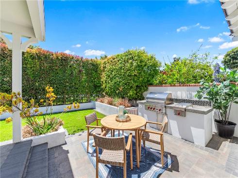 19365 Woodlands Drive, Huntington Beach, CA