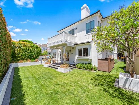 19365 Woodlands Drive, Huntington Beach, CA