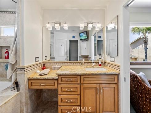 21041 Shaw Lane, Huntington Beach, CA