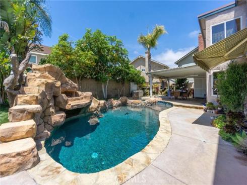 21041 Shaw Lane, Huntington Beach, CA