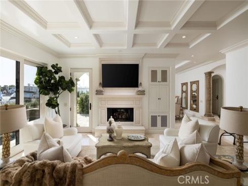 16111 Santa Barbara Lane, Huntington Beach, CA