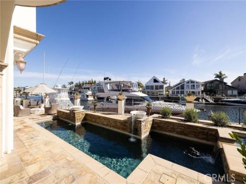 16111 Santa Barbara Lane, Huntington Beach, CA