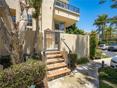 19431 Merion Circle, Huntington Beach, CA
