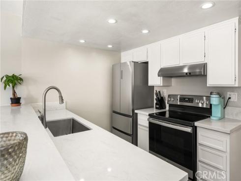 7648 Bay 201 Drive, Huntington Beach, CA