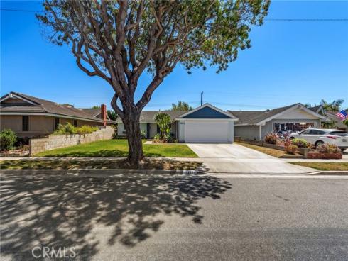 5852  Raphael   Drive, Huntington Beach, CA