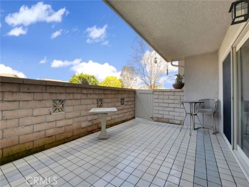 8866 Tulare 301C Drive, Huntington Beach, CA