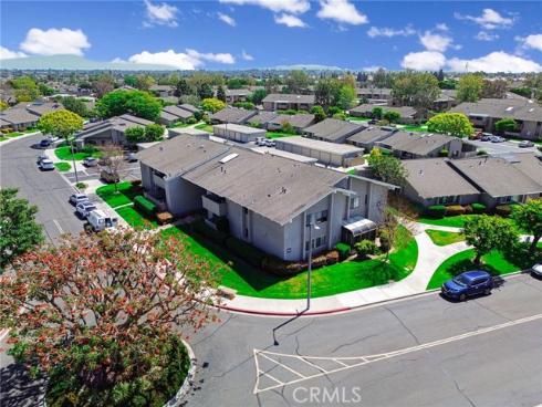 8866 Tulare 301C Drive, Huntington Beach, CA