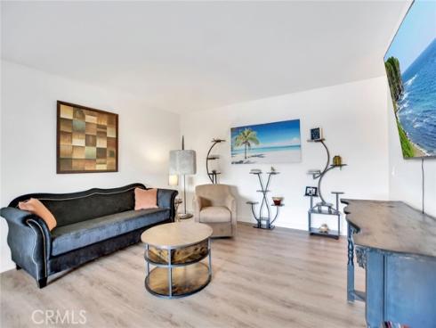 8866 Tulare 301C Drive, Huntington Beach, CA