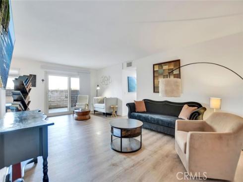 8866 Tulare 301C Drive, Huntington Beach, CA