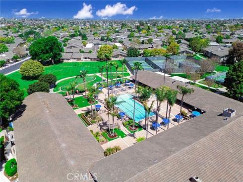 8866 Tulare 301C Drive, Huntington Beach, CA